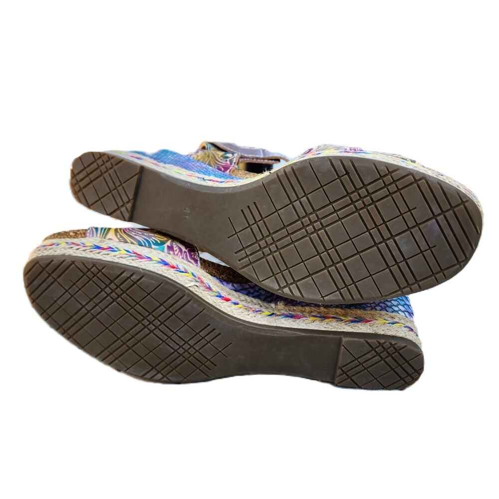 L'Artiste Spring Step Annmarie Embossed Ankle Strap Wedge Sandals - Picture 8 of 10